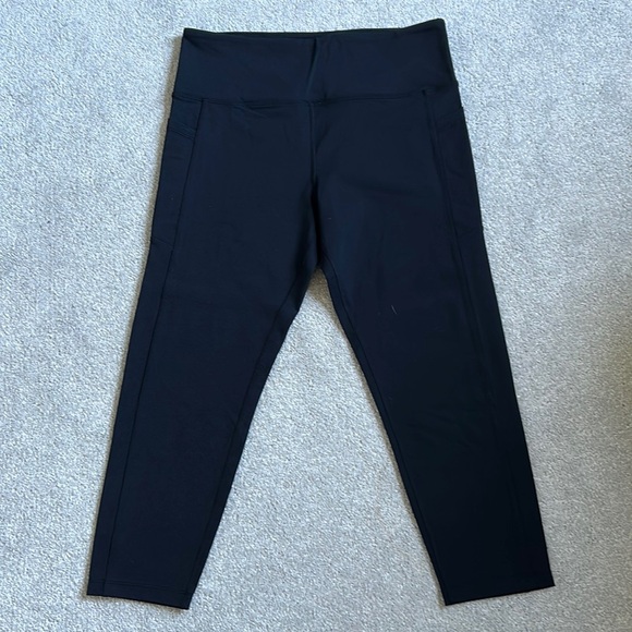 🌺NWOT🌺 Tuff Athletics Mid Calf Yoga Pants - Size L - Picture 1 of 3